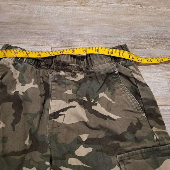 Old Navy Camo Cargo Shorts Big Boys Size Large 10-12 - Picture 4 of 6